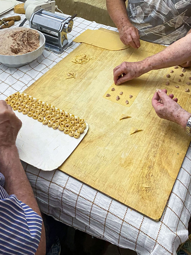 DEDFA6F9-5E10-4DFE-A67B-3A028072C3AEaca